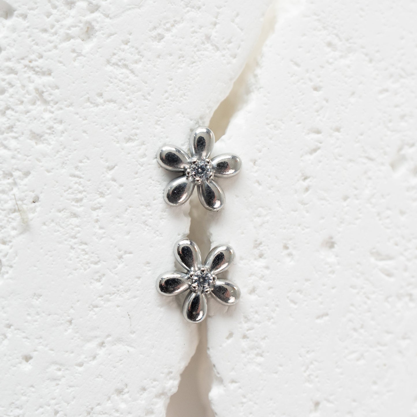 Bloom Studs
