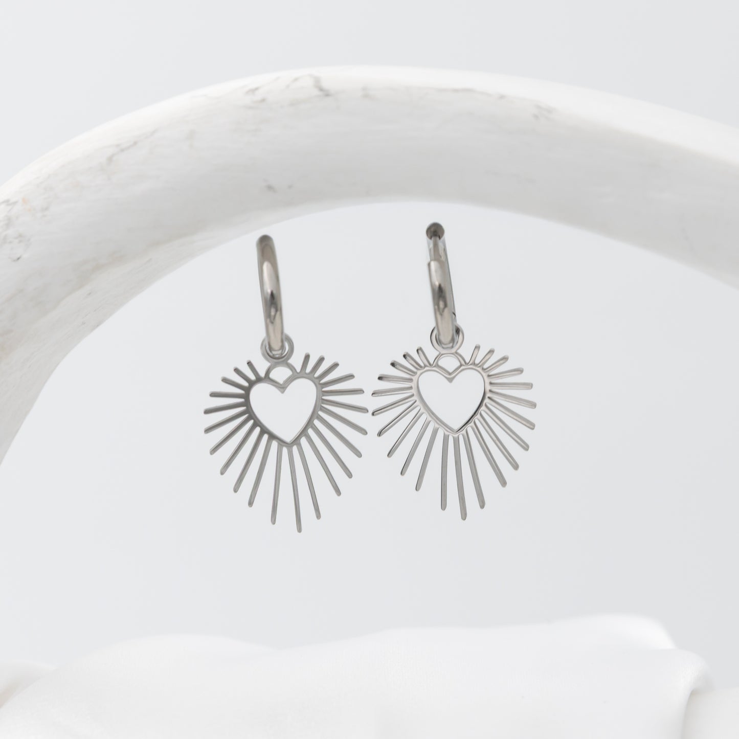 Radiant Loveburst Huggie