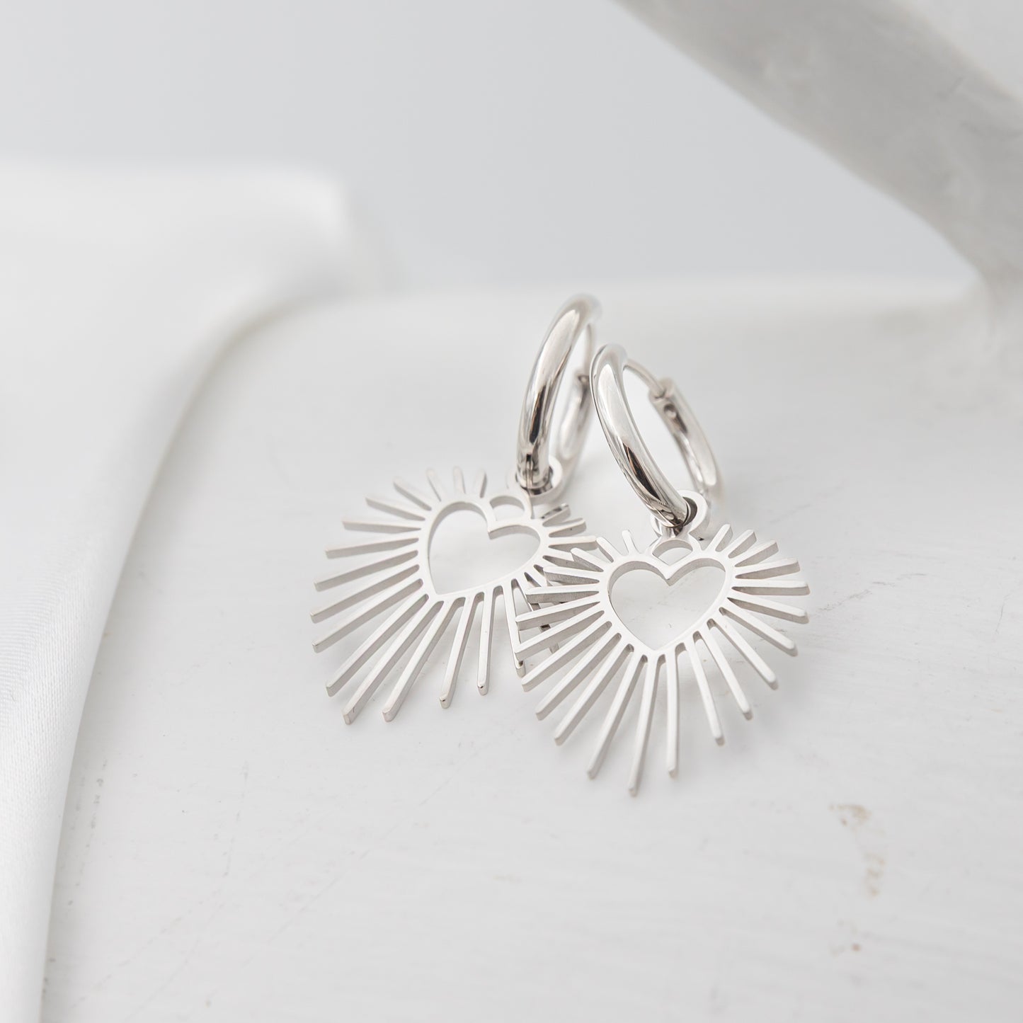 Radiant Loveburst Huggie